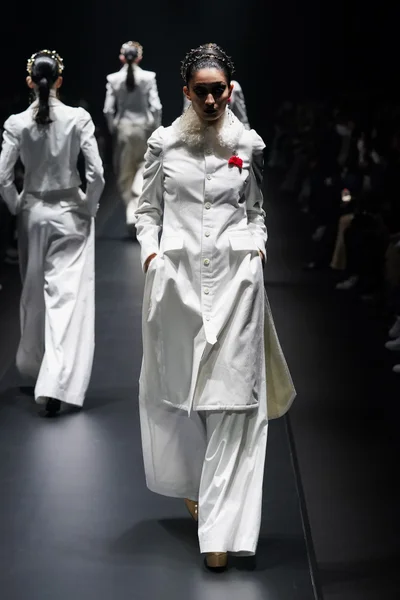 Look 14